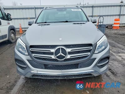 Piąte zdjęcie samochodu w środku: 2016 MERCEDES-BENZ GLE 350 4MATIC VIN:4JGDA5HB4GA735632 - miniatura