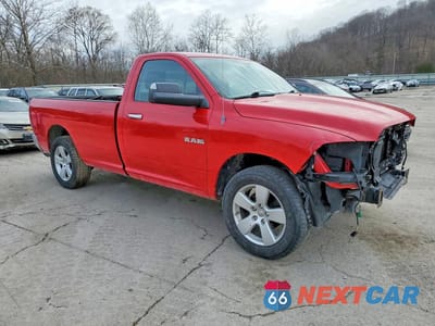 Czwarte zdjęcie samochodu z boku: 2010 DODGE RAM 1500 VIN:3D7JV1EP8AG192093 - miniatura