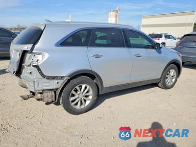 Trzecie zdjęcie samochodu z tyłu: 2016 KIA SORENTO LX VIN:5XYPG4A37GG043698 - miniatura