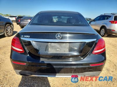 Zdjęcie 6 z 11 samochodu: 2017 MERCEDES-BENZ E 300 VIN:WDDZF4JB3HA115460 - miniatura