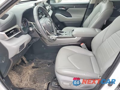 Zdjęcie 7 z 14 samochodu: 2022 TOYOTA HIGHLANDER XLE VIN:5TDHZRBH8NS581817 - miniatura