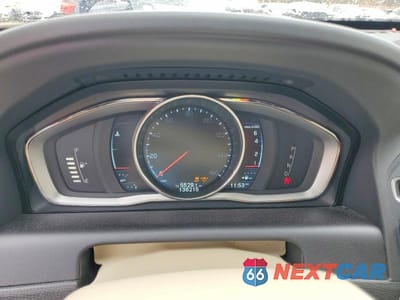 Zdjęcie 9 z 12 samochodu: 2015 VOLVO XC60 T6 PLATINUM VIN:YV4902RM1F2637918 - miniatura