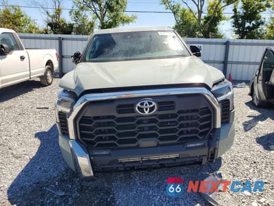 Piąte zdjęcie samochodu w środku: 2025 TOYOTA TUNDRA SR5 VIN:5TFLA5DB9SX241004 - miniatura
