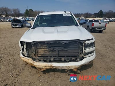Piąte zdjęcie samochodu w środku: 2018 CHEVROLET SILVERADO K1500 LTZ VIN:3GCUKSEC7JG324540 - miniatura