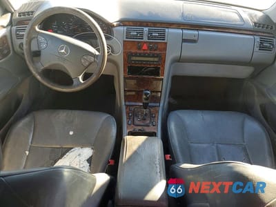 Zdjęcie 8 z 11 samochodu: 2001 MERCEDES-BENZ E 430 VIN:WDBJF70J11X052992 - miniatura