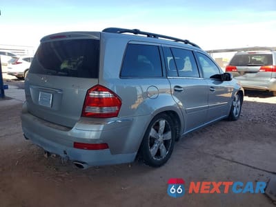 Trzecie zdjęcie samochodu z tyłu: 2007 MERCEDES-BENZ GL 450 4MATIC VIN:4JGBF71E47A229162 - miniatura
