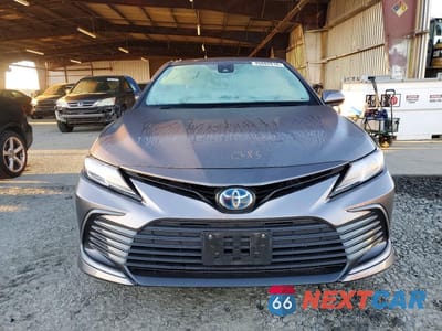 Piąte zdjęcie samochodu w środku: 2022 TOYOTA CAMRY HYBRID LE VIN:4T1C31AK3NU574744 - miniatura