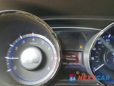 Zdjęcie 9 z 12 samochodu: 2013 HYUNDAI SONATA LIMITED 2.0T VIN:5NPEC4AB6DH716902 - miniatura