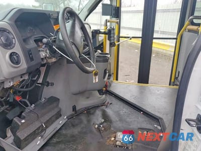 Piąte zdjęcie samochodu w środku: 2016 FORD ECONOLINE E350 SUPER DUTY CUTAWAY VAN VIN:1FDEE3FL5GDC05130 - miniatura