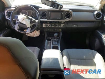 Zdjęcie 8 z 12 samochodu: 2018 TOYOTA TACOMA SR5 V6 VIN:3TMCZ5AN0JM180802 - miniatura