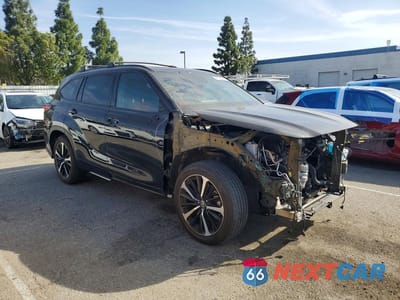 Czwarte zdjęcie samochodu z boku: 2022 TOYOTA HIGHLANDER XSE VIN:5TDJZRAH3NS115036 - miniatura