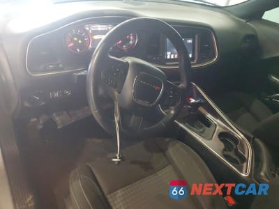 Zdjęcie 8 z 11 samochodu: 2018 DODGE CHALLENGER SXT VIN:2C3CDZAG9JH317813 - miniatura