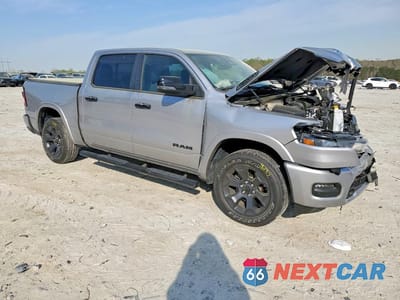 Czwarte zdjęcie samochodu z boku: 2025 RAM 1500 BIG HORN VIN:1C6SRFFP6SN755107 - miniatura