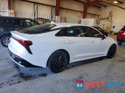 Trzecie zdjęcie samochodu z tyłu: 2025 KIA K5 LXS VIN:KNAG24J71S5336240 - miniatura