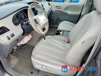 Zdjęcie 7 z 13 samochodu: 2014 TOYOTA SIENNA XLE 8-PASSENGER VIN:5TDYK3DC9ES455288 - miniatura