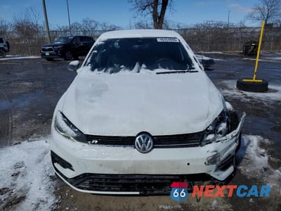 Piąte zdjęcie samochodu w środku: 2019 VOLKSWAGEN GOLF R VIN:WVWVA7AU3KW217510 - miniatura