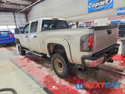 Drugie zdjęcie samochodu z przodu: 2008 CHEVROLET SILVERADO K2500 HEAVY DUTY VIN:1GCHK23658F123472 - miniatura