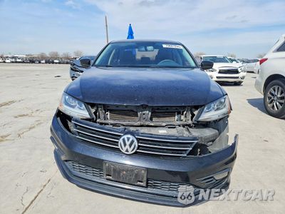 Piąte zdjęcie samochodu w środku: 2018 VOLKSWAGEN JETTA VIN:3VWDB7AJ2JM209358 - miniatura