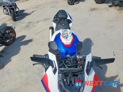 Piąte zdjęcie samochodu w środku: 2022 BMW S 1000 RR VIN:WB10E2304N6F48189 - miniatura
