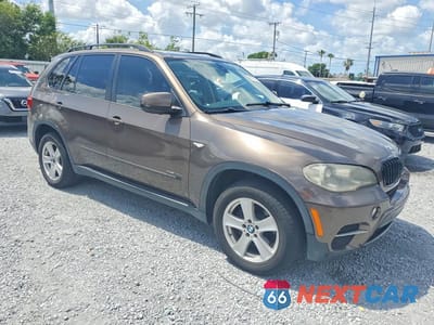 Czwarte zdjęcie samochodu z boku: 2012 BMW X5 XDRIVE35I VIN:5UXZV4C5XCL889902 - miniatura