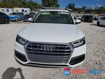 Piąte zdjęcie samochodu w środku: 2020 AUDI Q5 PREMIUM PLUS VIN:WA1BNAFY5L2085076 - miniatura