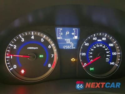 Zdjęcie 9 z 13 samochodu: 2016 HYUNDAI ACCENT SE VIN:KMHCT4AE9GU063229 - miniatura