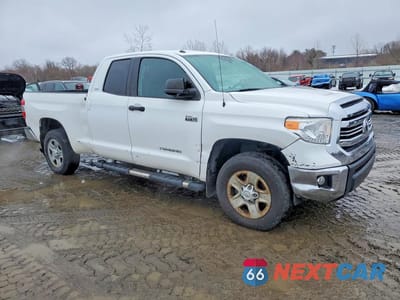 Czwarte zdjęcie samochodu z boku: 2017 TOYOTA TUNDRA SR5 4WD 5.7L V8 DOUBLE CAB VIN:5TFUY5F18HX601733 - miniatura