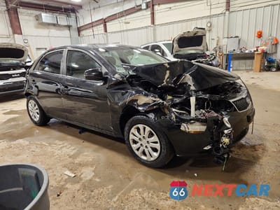 Czwarte zdjęcie samochodu z boku: 2012 KIA FORTE EX VIN:KNAFU4A2XC5517722 - miniatura