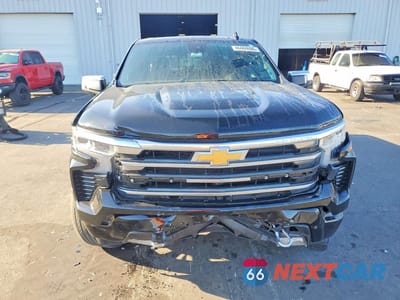 Piąte zdjęcie samochodu w środku: 2025 CHEVROLET SILVERADO K1500 HIGH COUNTRY VIN:1GCUKJEL6SZ113826 - miniatura