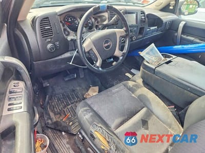 Zdjęcie 8 z 11 samochodu: 2013 GMC SIERRA K1500 SLE VIN:1GTR2VE71DZ101473 - miniatura