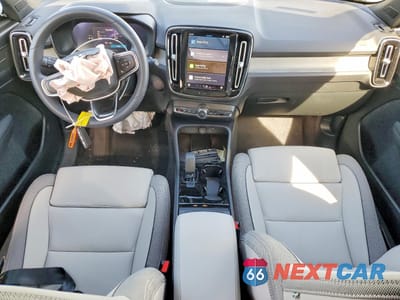 Zdjęcie 8 z 14 samochodu: 2025 VOLVO EX40 ULTRA VIN:YV4ER3HL5S2589630 - miniatura