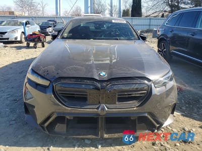 Piąte zdjęcie samochodu w środku: 2025 BMW M5 VIN:WBS83FK09SCU54266 - miniatura