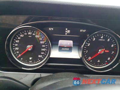 Zdjęcie 9 z 11 samochodu: 2017 MERCEDES-BENZ E 300 4MATIC VIN:WDDZF4KB7HA035965 - miniatura