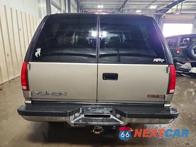 Zdjęcie 6 z 12 samochodu: 1998 GMC YUKON VIN:1GKEK13R3WJ707861 - miniatura