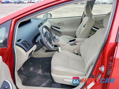 Zdjęcie 7 z 11 samochodu: 2014 TOYOTA PRIUS TWO VIN:JTDKN3DU9E1738051 - miniatura