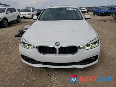 Piąte zdjęcie samochodu w środku: 2018 BMW 320 XI VIN:WBA8A3C50JA505439 - miniatura