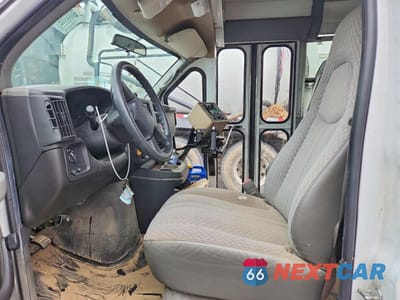 Piąte zdjęcie samochodu w środku: 2005 CHEV EXPRESS G3500 VIN:1GBHG31V751128199 - miniatura