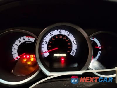 Zdjęcie 9 z 11 samochodu: 2015 TOYOTA TACOMA V6 VIN:3TMLU4EN0FM189946 - miniatura