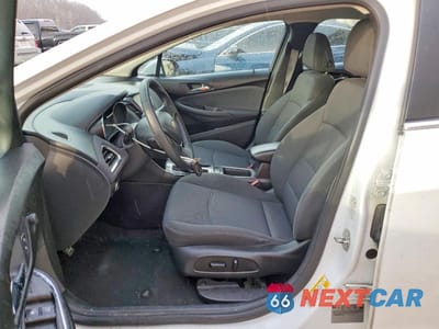 Zdjęcie 7 z 12 samochodu: 2017 CHEVROLET CRUZE LT VIN:1G1BE5SM6H7241211 - miniatura