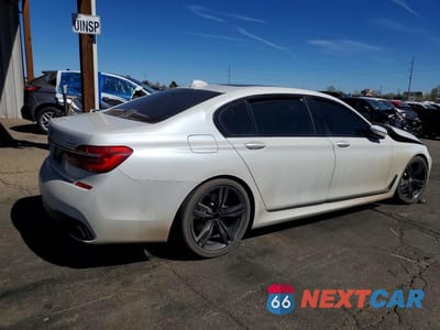 Trzecie zdjęcie samochodu z tyłu: 2016 BMW 750 XI VIN:WBA7F2C56GG415631 - miniatura