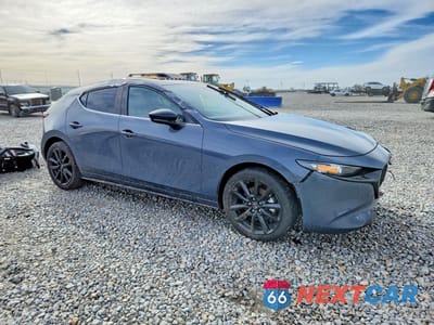 Czwarte zdjęcie samochodu z boku: 2024 MAZDA 3 PREFERRED VIN:JM1BPBLM5R1703034 - miniatura
