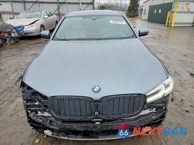 Piąte zdjęcie samochodu w środku: 2021 BMW 530 XI VIN:WBA13BJ02MCH11998 - miniatura