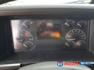 Zdjęcie 8 z 10 samochodu: 2022 VOLVO VNL SEMI TRUCK VIN:4V4NC9EHXNN311210 - miniatura