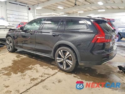 Drugie zdjęcie samochodu z przodu: 2025 VOLVO V60 CROSS COUNTRY PLUS VIN:YV4L12WK0S2148992 - miniatura