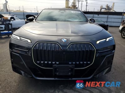 Piąte zdjęcie samochodu w środku: 2025 BMW 740 I VIN:WBA23EH04SCV25742 - miniatura