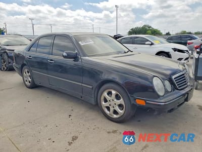 Czwarte zdjęcie samochodu z boku: 2002 MERCEDES-BENZ E 320 VIN:WDBJF65J02B449434 - miniatura