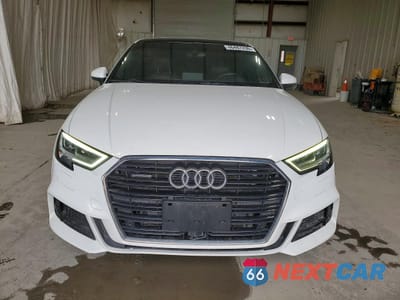 Piąte zdjęcie samochodu w środku: 2019 AUDI A3 PREMIUM PLUS VIN:WAUJEGFF2K1027799 - miniatura