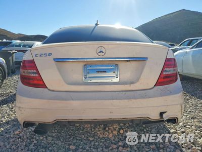Zdjęcie 6 z 11 samochodu: 2012 MERCEDES-BENZ C 250 VIN:WDDGF4HB4CR235002 - miniatura