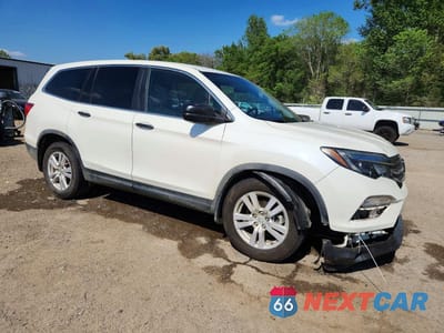 Czwarte zdjęcie samochodu z boku: 2018 HONDA PILOT LX VIN:5FNYF5H17JB031728 - miniatura