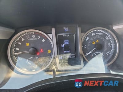 Zdjęcie 9 z 12 samochodu: 2017 TOYOTA TACOMA SR5 V6 VIN:5TFSZ5AN9HX113650 - miniatura